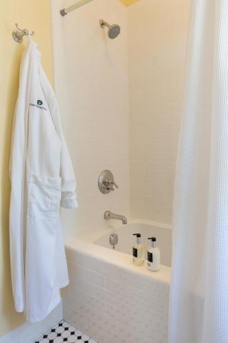 Motel On The Plaza, A Four Sisters Healdsburg